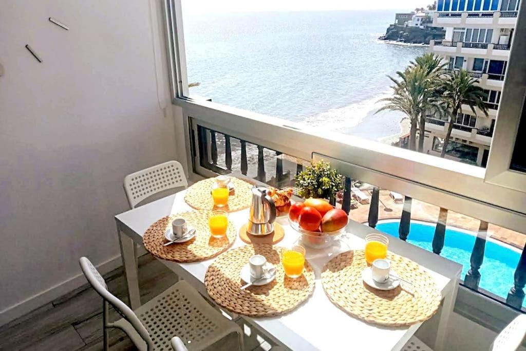 Newly Refurbished Beachfront Apartment. Сан-Бартоломе Екстер'єр фото