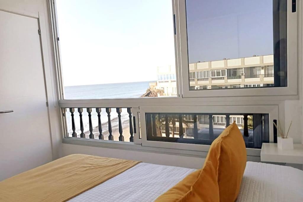 Newly Refurbished Beachfront Apartment. Сан-Бартоломе Екстер'єр фото